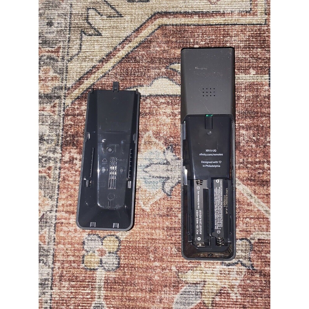 Xfinity TV XR15 v2 RQ Voice Activated Remote - Picture 3 of 3